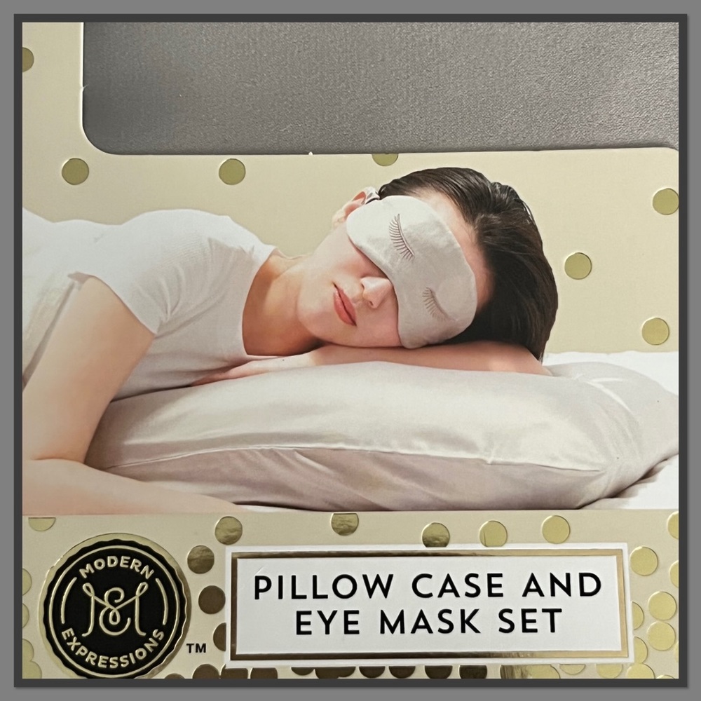 🌹New🌹Pillow Case & Eye Mask Boxed Set🌹